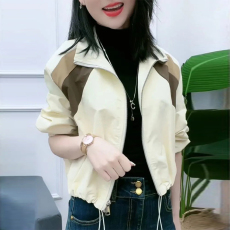 批发官图2026春秋季新款女士短<b class='q'>外套</b>冲锋衣爆款小个子上衣女装洋气时尚