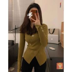 交叉V领针织打底衫女秋冬2023年新款早秋装修身内搭别致独特上衣