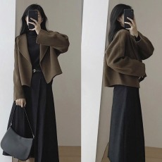 批发实价法式赫本风<b class='q'>两件套</b>一整套秋冬气质轻熟御姐茶系盐系<b class='q'>连衣裙</b>