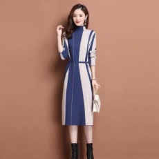 批发针织连衣裙女2023秋冬季新款长款妈妈毛衣裙过膝拼色加厚打底裙子