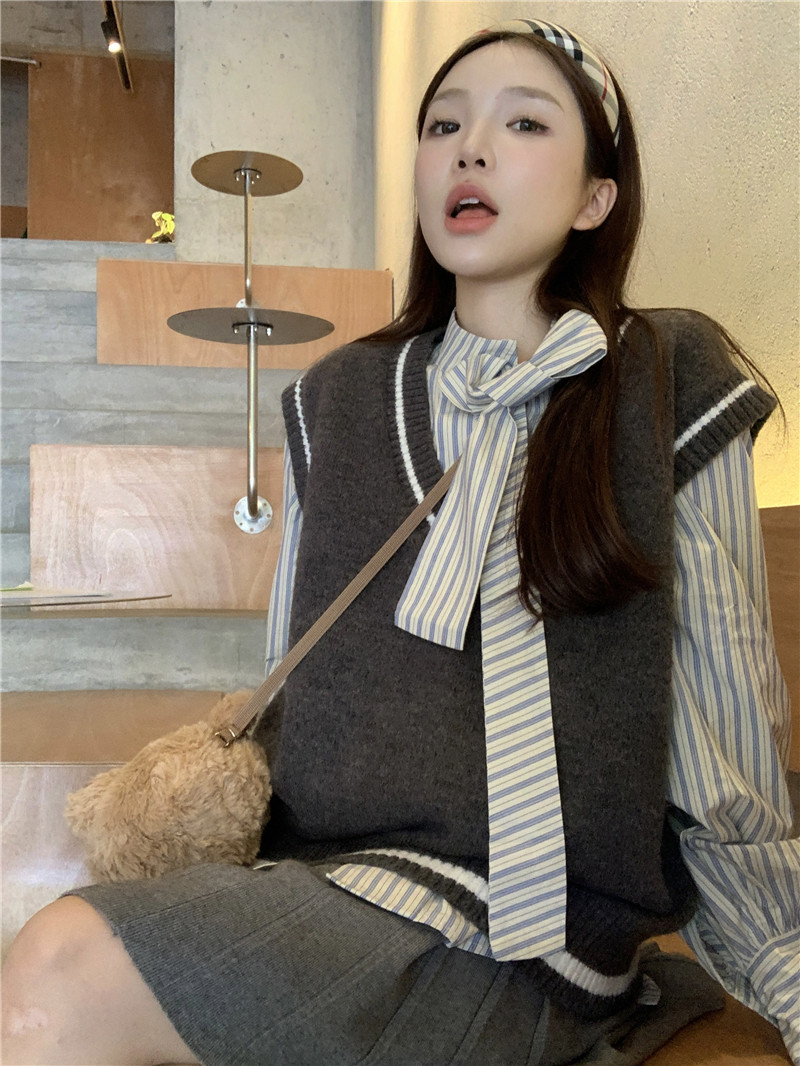 Actual shot of atmospheric bow striped shirt + college style vest with contrasting edges