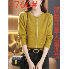 批发今年流行爆款上衣秋季2023新款<b class='q'>妈妈</b>女装春秋漂亮蕾丝毛衣打底小衫