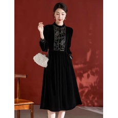 批发丝绒真丝连衣裙高端2023早秋新款大牌女装新中式立领刺绣裙子