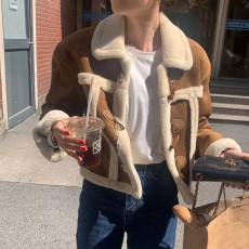 批发清仓特价 不退不换牛角扣毛毛<b class='q'>外套</b>厚实保暖撞色短款上衣冬季夹克