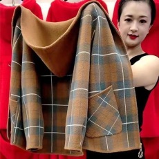 批发<b class='q'>妈妈</b>装时尚短款外套女秋冬季中老年女大码格子双面毛呢拉链外套