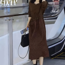 批发高级感宽松拼接连衣裙女秋<b class='q'>冬</b>季新款法式假两件气质宽松收腰长裙子