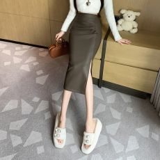 设计感褶皱小皮裙半身裙女2023秋冬新款pu包臀高腰百褶中长款裙子