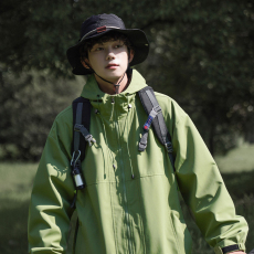 批发新款春<b class='q'>秋</b>季韩版户外港风防风防水防静电冲锋衣连帽宽松夹克风衣