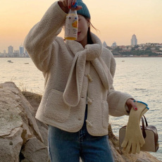 批发清仓特价 不退不换 韩系可爱减龄圆领牛角扣毛茸茸短外套围脖<b class='q'>套装</b>