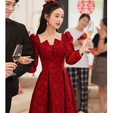 批发新娘酒红色<b class='q'>敬酒</b><b class='q'>服</b>聚会2025新款订婚高端轻奢小众平时可穿礼<b class='q'>服</b>裙子