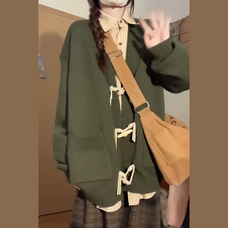 學院風牛角扣綠色上衣條紋襯衫早秋裝搭配一整套時尚奶系穿搭2023