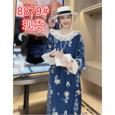 批发<b class='q'>丝绒</b><b class='q'>连衣裙</b>秋冬新款内搭小香风气质名媛垂坠感法式高级感长裙