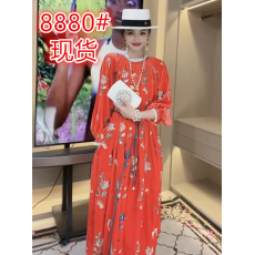 批发<b class='q'>丝绒</b><b class='q'>连衣裙</b>秋冬新款内搭小香风气质名媛垂坠感法式高级感长裙