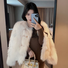 BOBO中国风轻简盘扣狐狸毛皮草外套女2023新款毛毛大衣冬海宁爆款