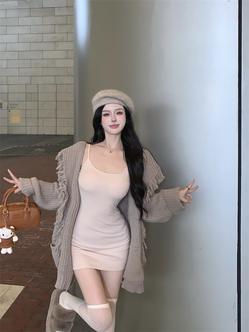Real shot of sexy pure lust suspender skirt, slimming waist skirt + cardigan, sweater jacket, lazy knitted sweater