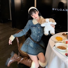 批发芭比姨 牛仔裙<b class='q'>连衣裙</b>女秋收腰复古拼接毛绒翻领长<b class='q'>袖</b>a字短裙百褶裙