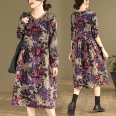批发实拍 碎花连衣裙女装民族风加肥加显瘦裙子