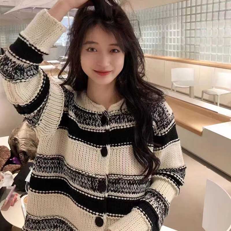 Colorblock striped knitted cardigan for women 2023 autumn and winter new style single-breasted round neck loose lazy sweater jacket