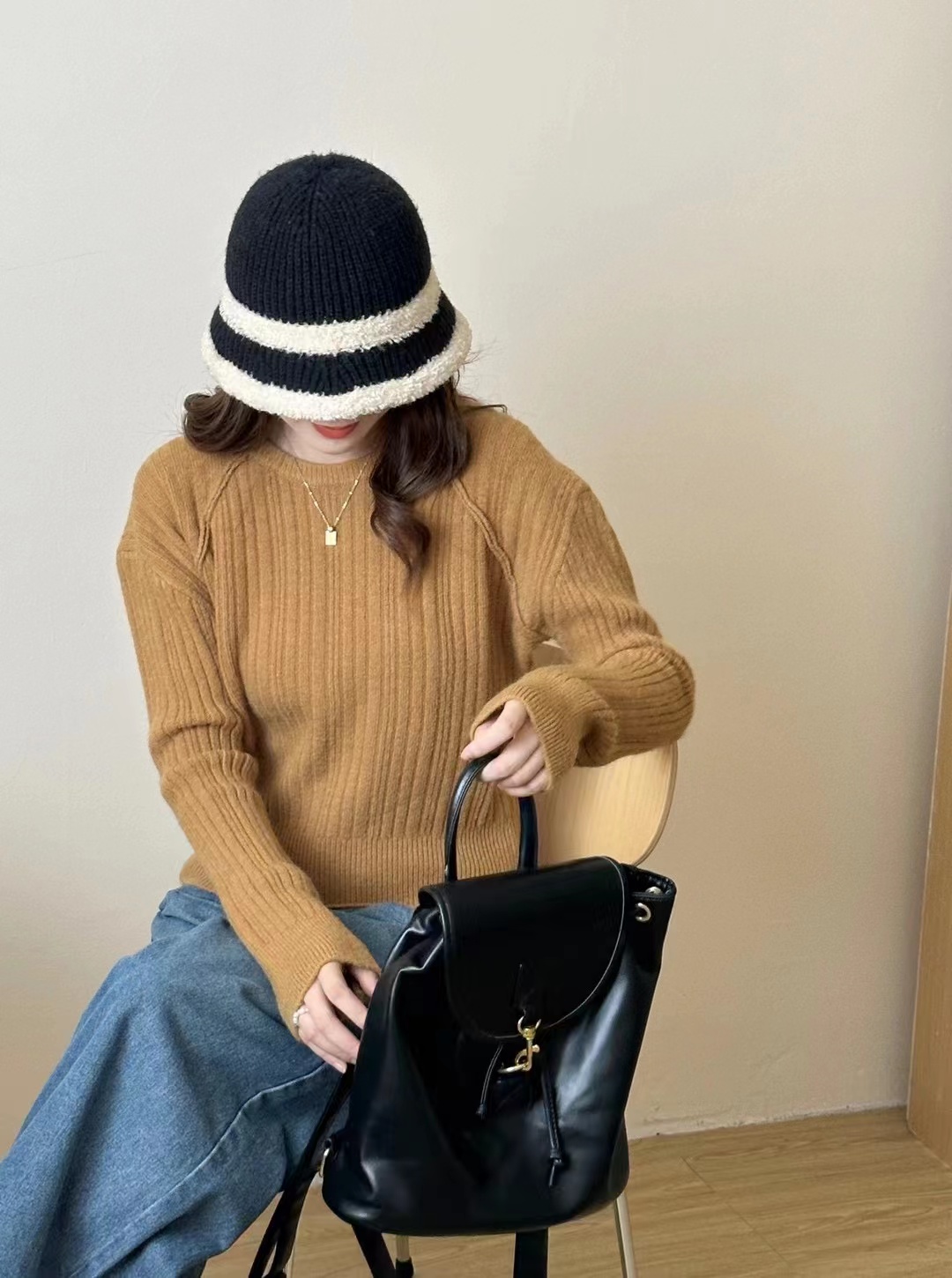 軟糯休閒內搭毛衣上衣女2023秋季新款顯瘦小個子坑條簡約針織衫