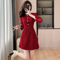 批发实拍：2024新款小香风红色连衣裙订婚<b class='q'>伴娘</b><b class='q'>礼服</b>小众高端轻奢