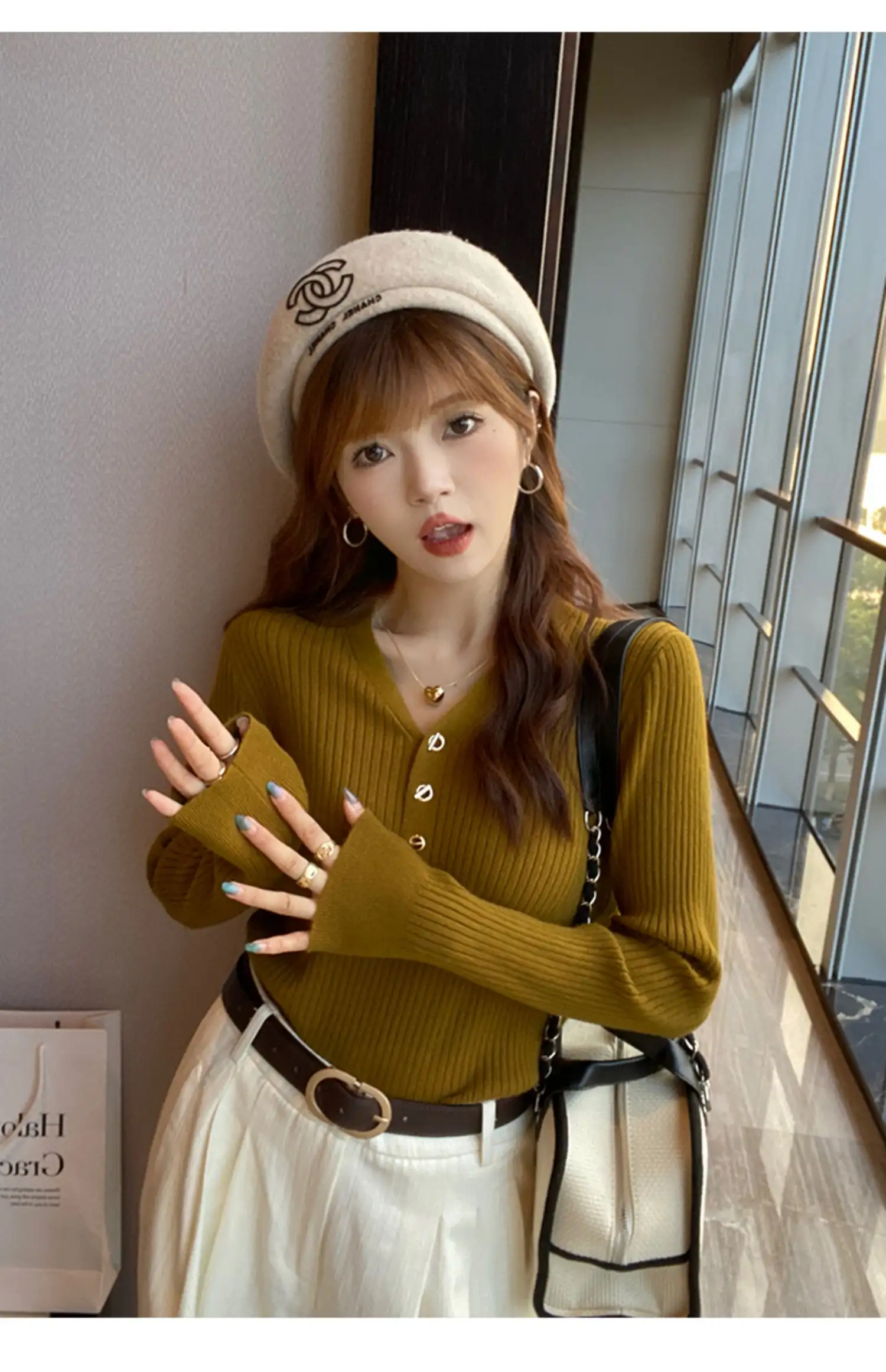 샤넬풍 V넥 니트 상세 이미지 36