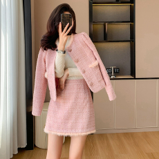 实拍：2023新款粉色小香风短外套套装女冬女神范减䶖显瘦两件套