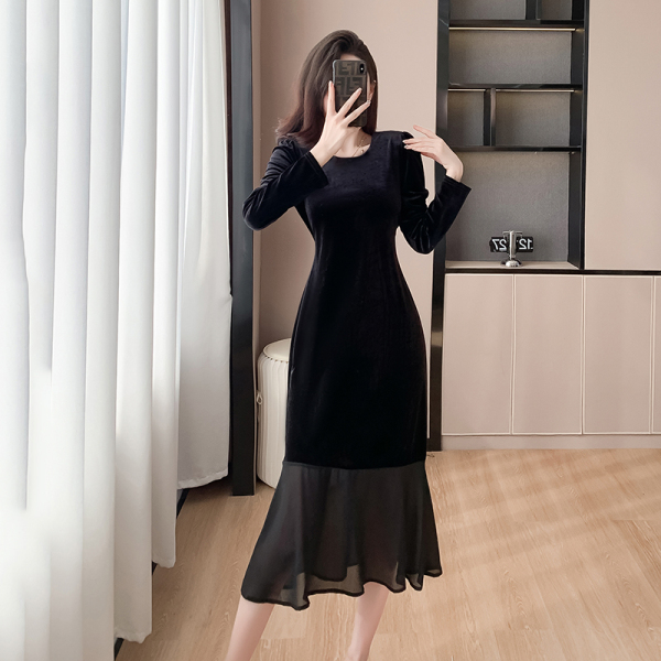 RM24606#高端精致气质名媛女神范拼接黑色宴会复古丝绒连衣裙子秋装