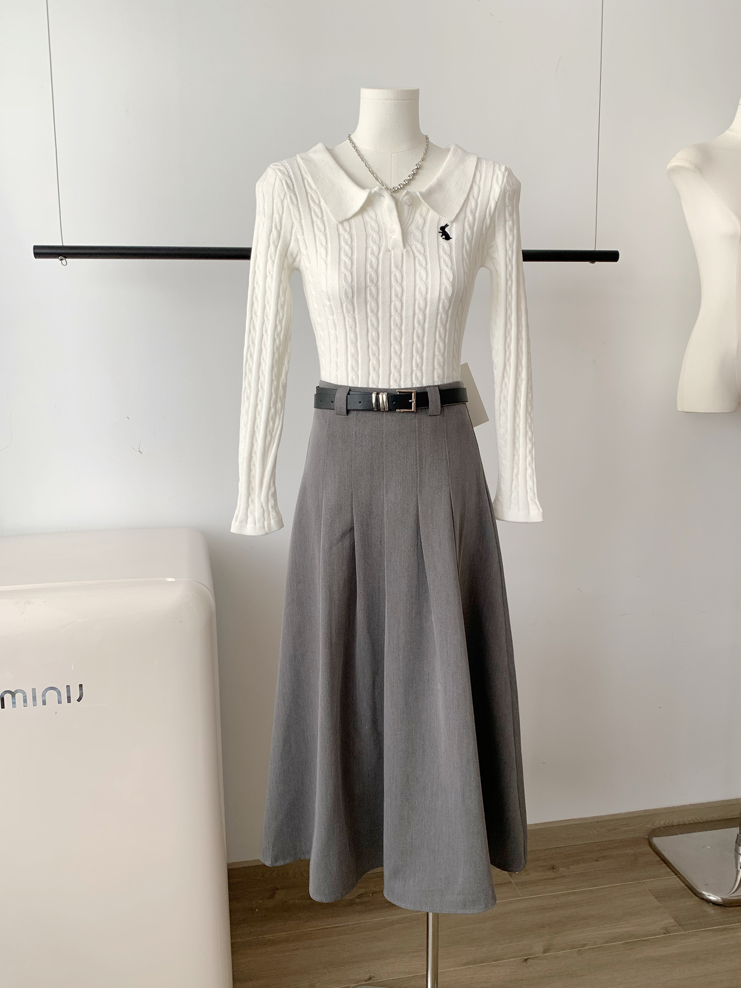 famouswang2023年秋季新款學院風polo領麻花兔子針織長袖上衣女