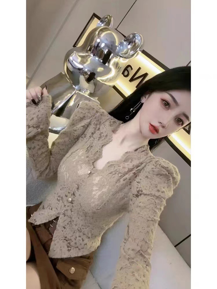 秋季新款高級感顯瘦長袖蕾絲打底衫女2023百搭休閒洋氣V領上衣潮