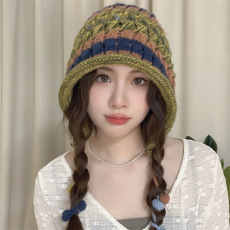 批发手工针织毛线帽女早秋日系彩色流苏球球系带护耳帽镂空针织包头帽