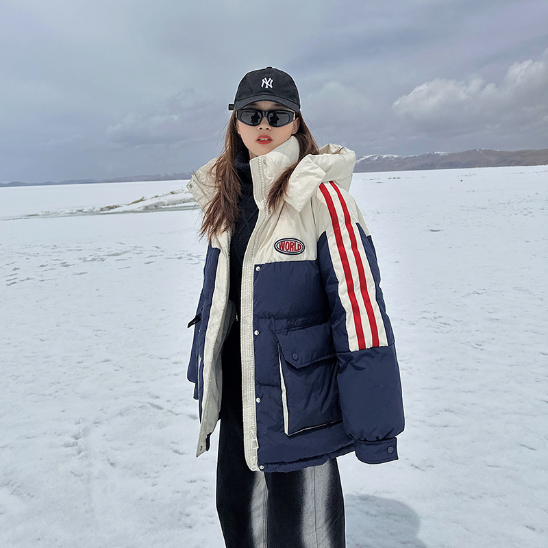 Duck and duck same style 2023 new winter style contrasting color fashionable down jacket for women loose thickened warm cotton jacket trendy