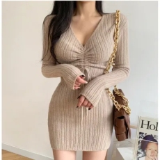 批发弹力辣妹包臀纯欲连衣裙秋冬气质名媛紧身性感打底针织短裙