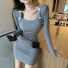 批发秋冬加厚复古方领针织连衣裙辣妹紧身收腰内搭长袖打底包臀裙女潮