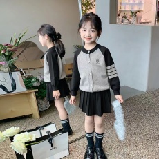 批发女童秋季条纹针织开衫2024<b class='q'>春</b>秋新款儿童洋气时髦毛衣女宝宝上衣潮