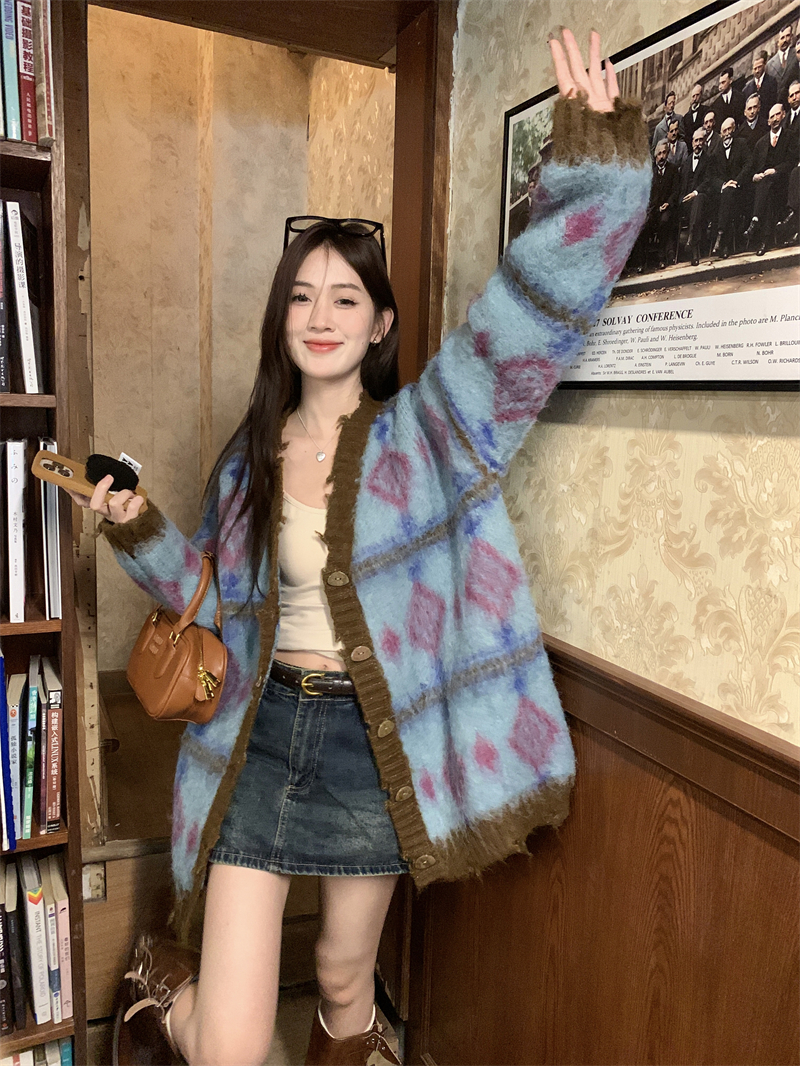 Actual shot of 2032 autumn and winter new Korean design imitation mink purple and blue plaid cardigan sweater jacket