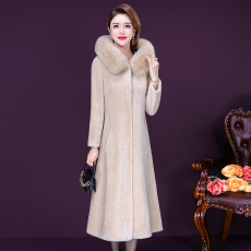 批发实拍羊剪绒大衣女装2023新款冬季中年气质显瘦连帽皮草外套中长款