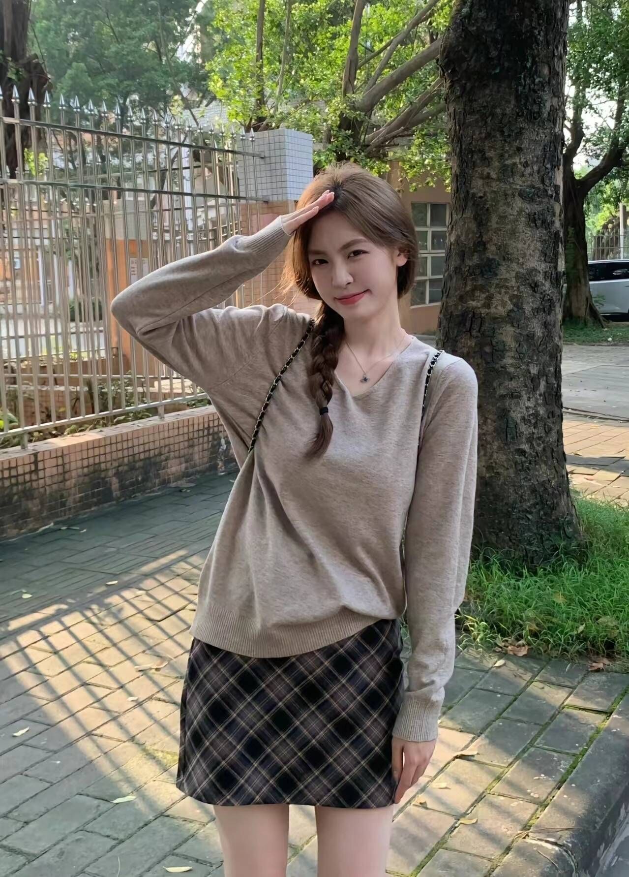Live broadcast lazy style loose knitted sweater autumn and winter V-neck solid color bottoming comfortable slim long-sleeved top for women