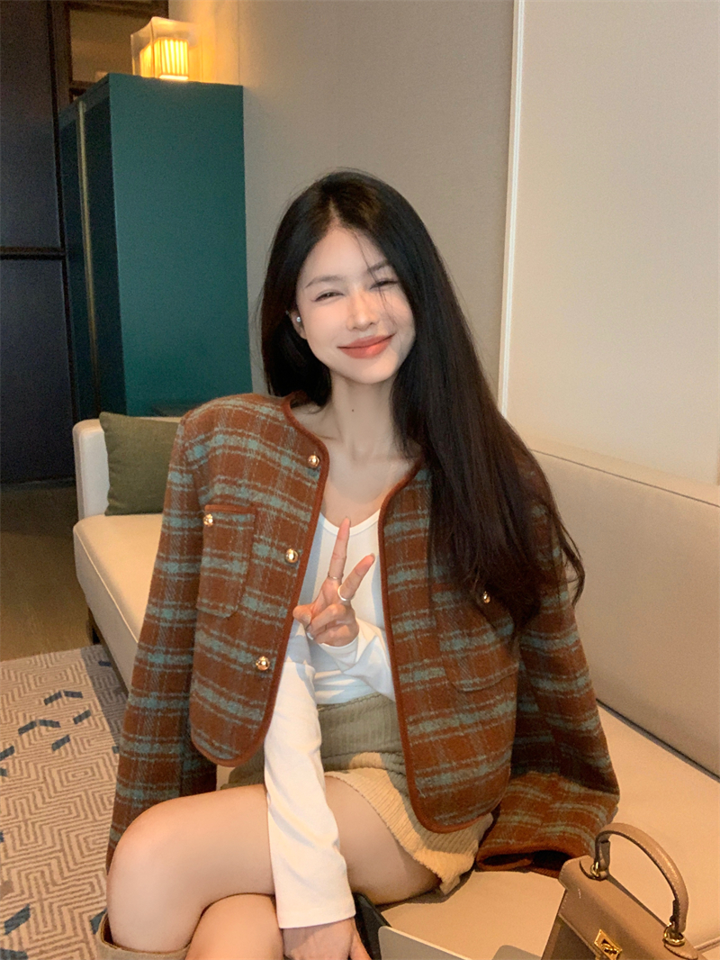 Actual shot of Qiudong woolen French lady's plaid small fragrant jacket with temperament and versatile top for little people