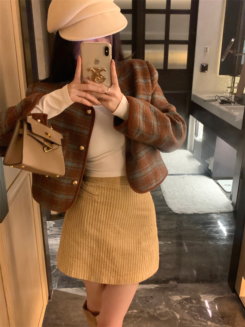 Actual shot of Qiudong woolen French lady's plaid small fragrant jacket with temperament and versatile top for little people