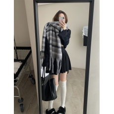 批发实拍实价  格子围巾高级感披肩冬天加厚保暖复古百搭流苏围脖女