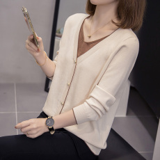 批发2026春秋新款假两件V领拼色长袖针织衫上衣<b class='q'>大码</b><b class='q'>女装</b>宽松正肩毛衣