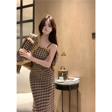 批发秋冬<b class='q'>千鸟格</b>小香风<b class='q'>套装</b>女羊羔毛外套吊带包臀裙两件套