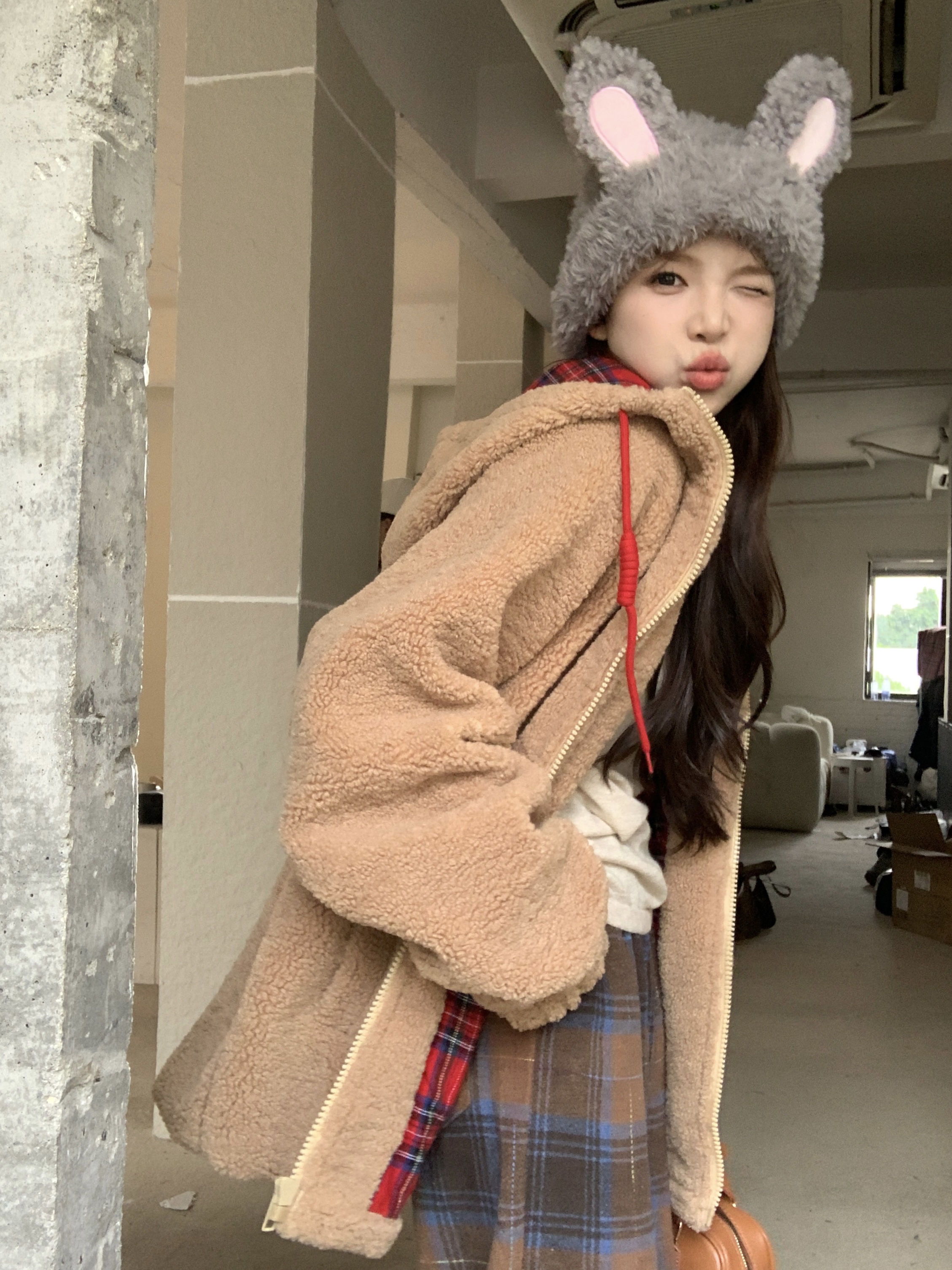 Real shot ~ Loose and lazy lamb wool plaid hooded zipper jacket for women in autumn and winter, warm and thickened