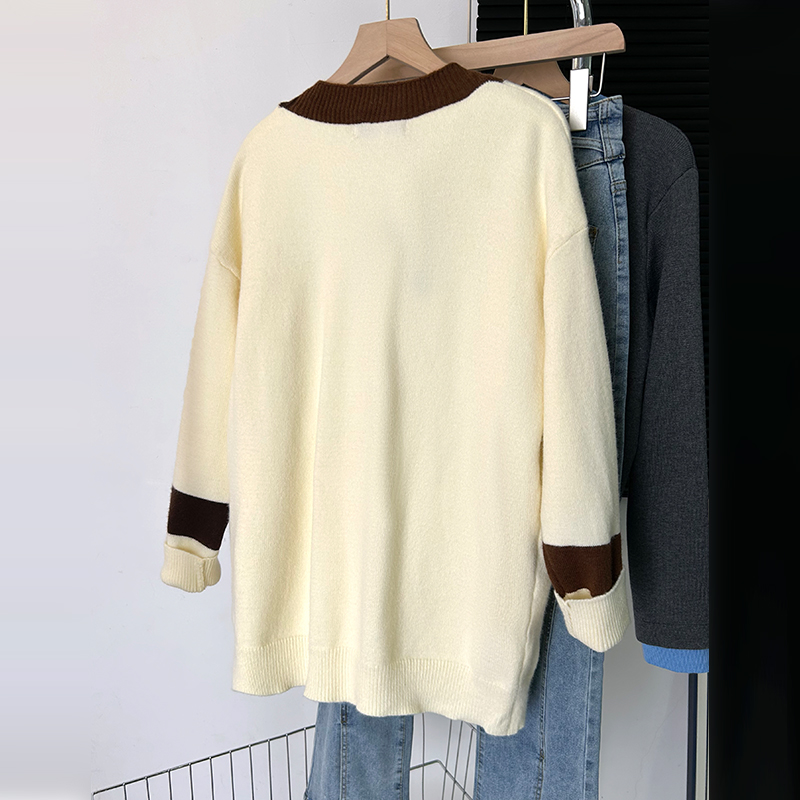 Real shot knitted cardigan jacket autumn 2023 new autumn and winter design niche retro Japanese style lazy style sweater