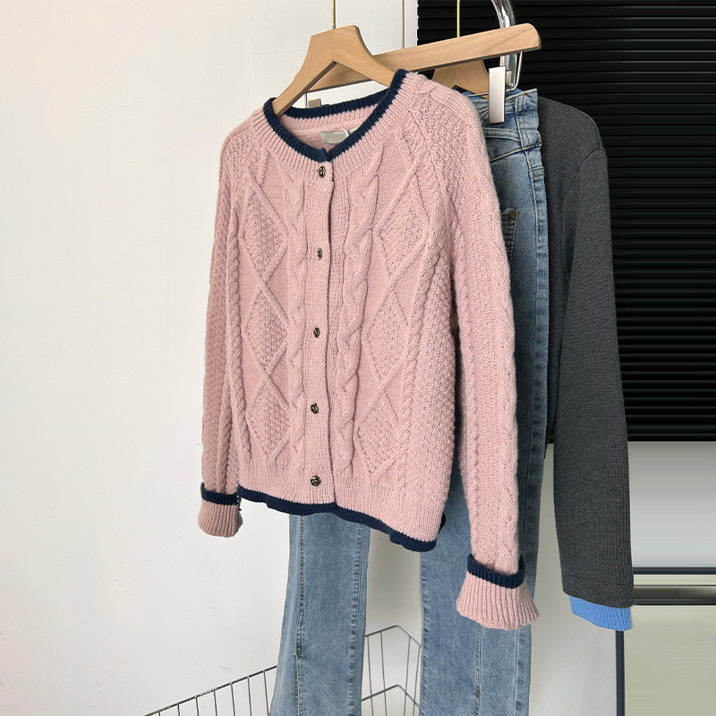 Real shot knitted cardigan jacket 2023 new design niche gentle Japanese style thickened lazy style sweater for women