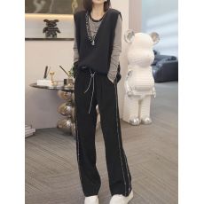 批发秋<b class='q'>冬</b>新品轻奢高档洋气穿搭拼接T袖+松紧腰裤子+带钻V领马甲三件套