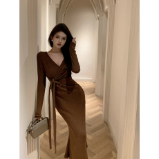 批发实拍秋冬绑带裙厚针织交叉褶皱收腰显瘦长袖包臀鱼尾连衣裙女