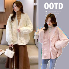 批发孕妇秋冬新款设计感时尚拼木耳边接棉衣辣妈宽松减龄百搭保暖外套