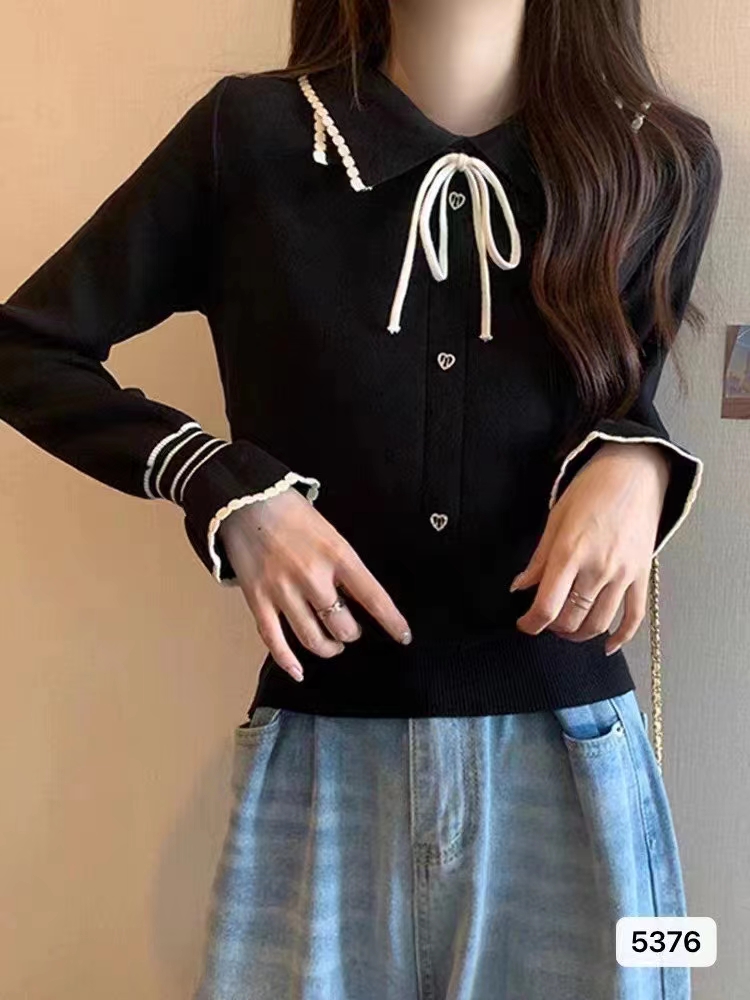 秋冬新款韓版設計感小香風娃娃領蝴蝶結愛心排扣長袖上衣女