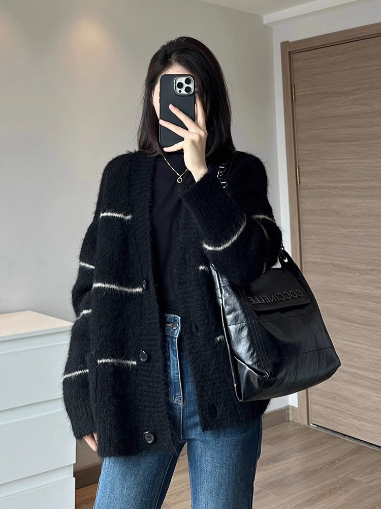 歐貨高級感黑色細條紋針織開衫外套女2023新款秋冬慵懶風毛衣